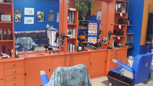 Creación 3 (Barber Shop) Peluqueria para hombre. C. Cataluña, 39400 Los Corrales de Buelna, Cantabria, España