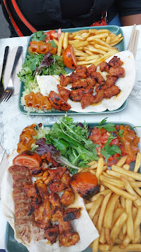 Kebab du Restaurant turc Schön Dürüm à Paris - n°8