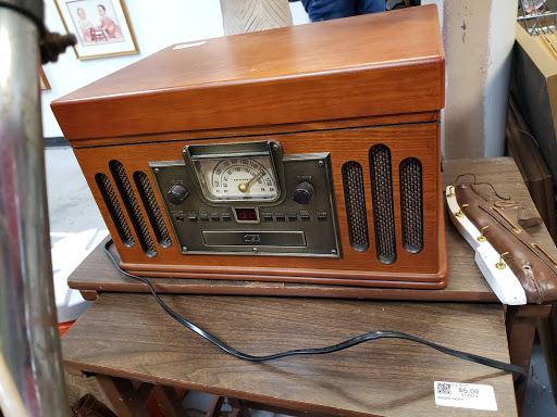 Shopping Mall «Eustis Square Shopping Center», reviews and photos, 218 W Ardice Ave, Eustis, FL 32726, USA