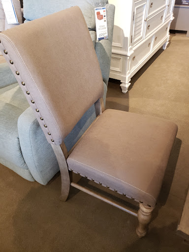 Furniture Store «Rooms To Go Furniture Store - Port Richey», reviews and photos, 9500 Scenic Dr, Port Richey, FL 34668, USA