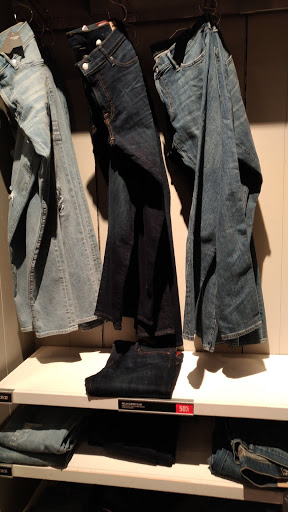 Clothing Store «Abercrombie & Fitch», reviews and photos, 840 Stanford Shopping Center, Palo Alto, CA 94304, USA