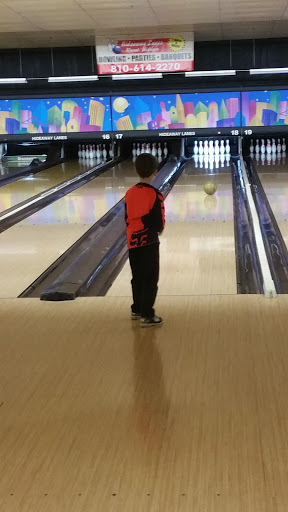 Bowling Alley «Almont Hideway Lanes», reviews and photos, 4550 Howland Rd, Almont, MI 48003, USA