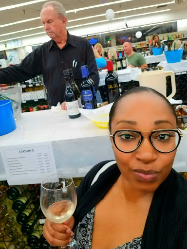 Liquor Store «Crown Wine & Spirits», reviews and photos, 1030 NE 15th Ave, Fort Lauderdale, FL 33304, USA