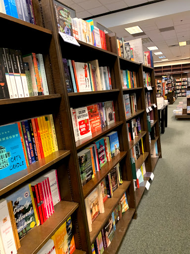 Book Store «Barnes & Noble Booksellers Crabtree Mall», reviews and photos, 4325 Glenwood Ave, Raleigh, NC 27612, USA