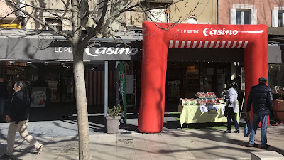 Le Petit Casino à Vaison-la-Romaine