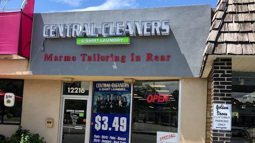 Dry Cleaner «Central Discount Cleaners», reviews and photos, 12230 Harlem Ave, Palos Heights, IL 60463, USA