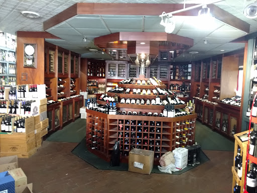 Wine Store «Great Neck Wines & Spirits», reviews and photos, 13 N Station Plaza, Great Neck, NY 11021, USA