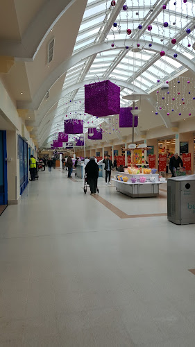 Beaumont Shopping Centre - Shopping mall