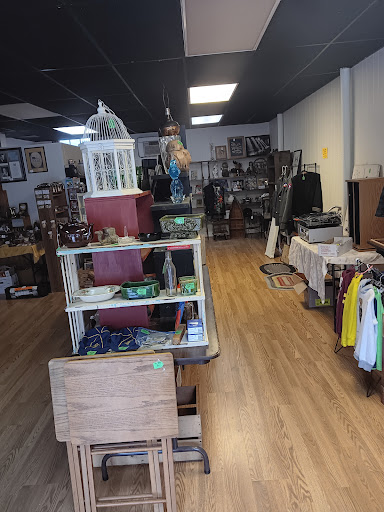 Red dragons antiques ,collectibles,and new gifts group shop