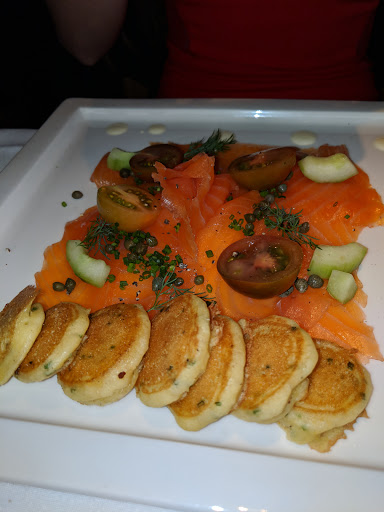 Shopping Mall «Bayside Shopping Center», reviews and photos, 1000 - 1090 Bayside Dr, Newport Beach, CA 92660, USA