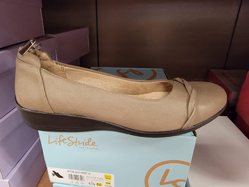 Shoe Store «Shoe Carnival», reviews and photos, 6524 Garth Rd, Baytown, TX 77521, USA