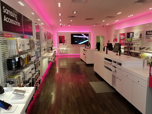 Cell Phone Store «T-Mobile», reviews and photos, 861 Joe Frank Harris Pkwy SE #8, Cartersville, GA 30120, USA