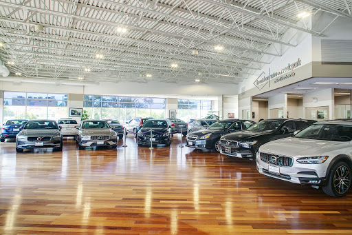 Volvo Dealer «The Autobarn Volvo Cars of Oak Park», reviews and photos, 1140 Garfield St, Oak Park, IL 60304, USA
