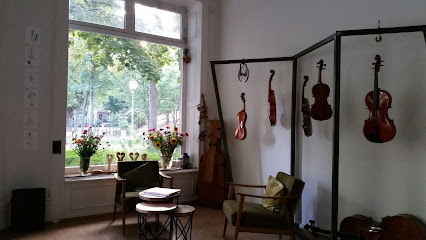 Friederike Sophie Dangel - Werkstatt für modernen und historischen Geigenbau