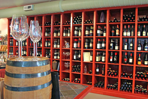 Wine Store «Pop More Corks», reviews and photos, 617 W Main St, Lake Geneva, WI 53147, USA