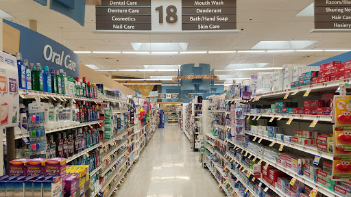 Grocery Store «Stop & Shop», reviews and photos, 141 Main St, Foxborough, MA 02035, USA