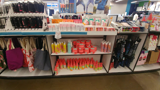 Clothing Store «Old Navy», reviews and photos, 45215 Worth Ave, California, MD 20619, USA