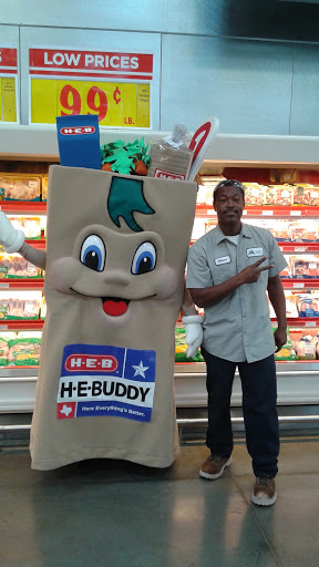 Grocery Store «H-E-B Grocery», reviews and photos, 3590 College St, Beaumont, TX 77701, USA