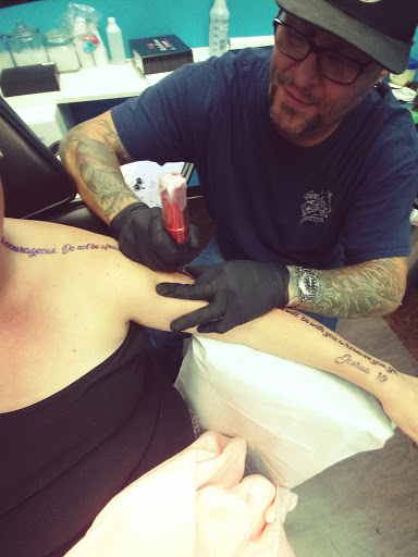 Tattoo Shop «Liquid Art Tattoo», reviews and photos, 9117 Little Rd, New Port Richey, FL 34654, USA