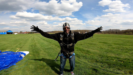 Skydiving Center «Cleveland Skydiving Center», reviews and photos, 15199 Grove Rd, Garrettsville, OH 44231, USA