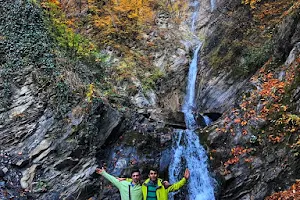 Soyuq Bulaq Şəlaləsi-Waterfall image