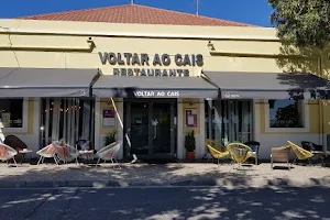 Voltar ao Cais image