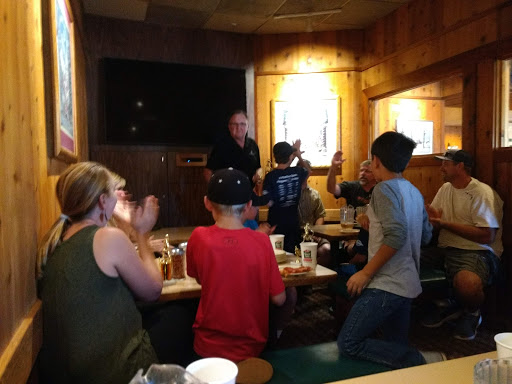 Pizza Restaurant «Round Table Pizza», reviews and photos, 1351 Healdsburg Ave, Healdsburg, CA 95448, USA