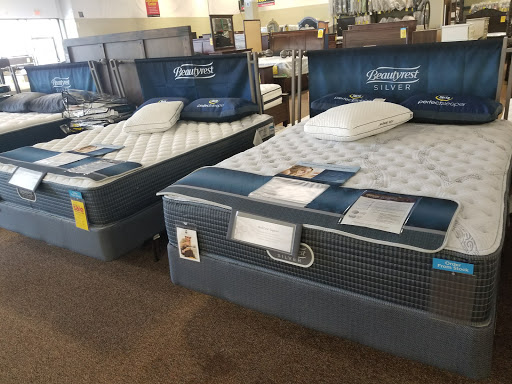 Furniture Store «Raymour & Flanigan Furniture and Mattress Clearance Center», reviews and photos, 1799 Boston Post Rd, Milford, CT 06460, USA