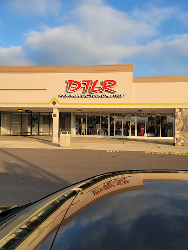 Shopping Mall «Lincoln Shopping Center», reviews and photos, 26092 Greenfield Rd, Oak Park, MI 48237, USA