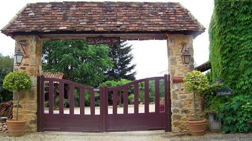 Lodge La Colombe & La Bonne Vie : (Gîtes ruraux avec piscine) Charme et caractère Périgord Noir Dordogne Le Buisson-de-Cadouin