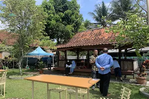 Saung Babah Sundanese Restro image