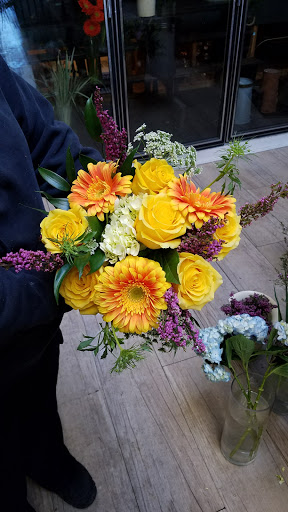 Florist «Carriage House Flowers», reviews and photos, 141 E Post Rd, White Plains, NY 10601, USA