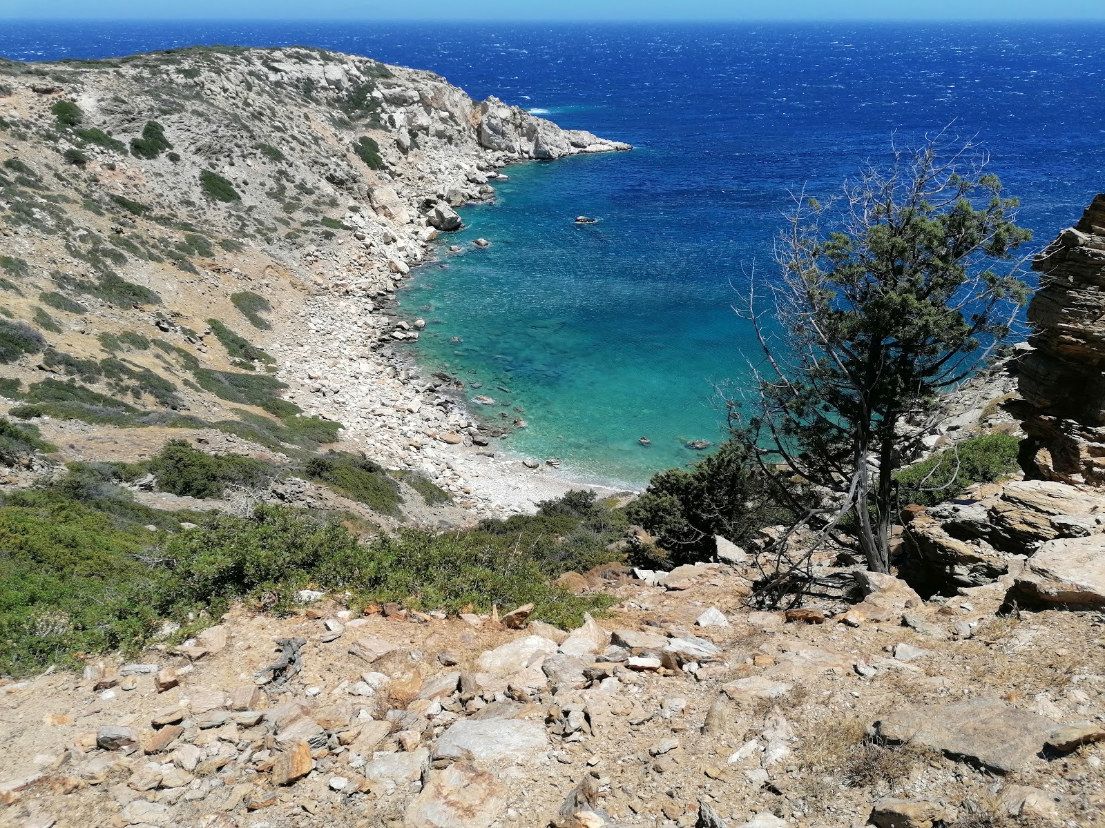 Foto von Kalo Avlaki mit steine Oberfläche