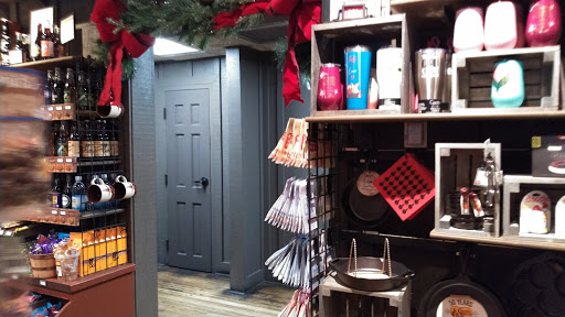 American Restaurant «Cracker Barrel Old Country Store», reviews and photos, 4001 S Frontage Rd, Vicksburg, MS 39180, USA