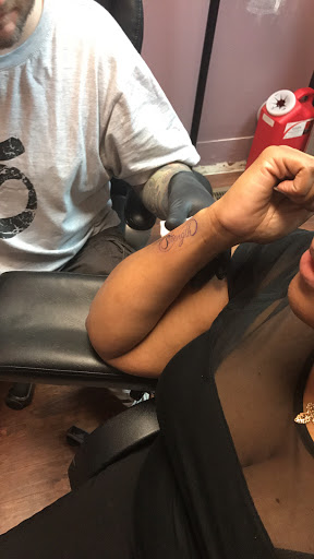 Tattoo Shop «Forever Ink», reviews and photos, 28 S Plainfield Ave, South Plainfield, NJ 07080, USA