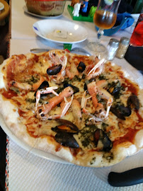 Plats et boissons du Pizzeria Le Captain à Camaret-sur-Mer - n°3