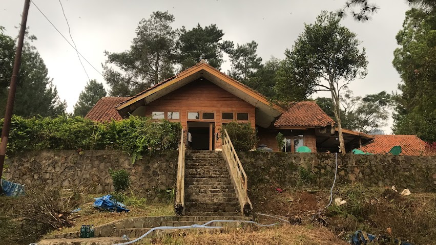 Villa Bersama Mega Mendung