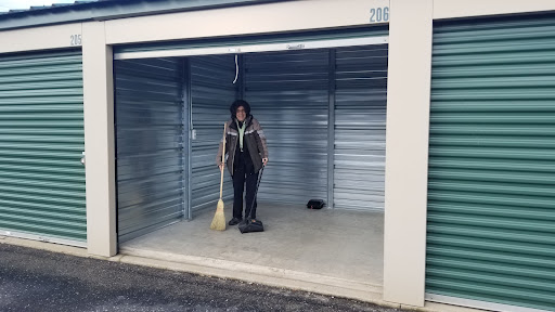 RV Storage Facility «U-Haul Moving & Storage of Ypsilanti», reviews and photos, 2714 Washtenaw Ave, Ypsilanti, MI 48197, USA