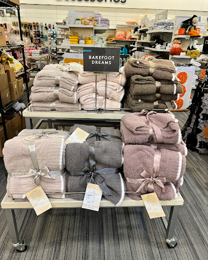 Department Store «Nordstrom Rack», reviews and photos, 13900 Dallas Pkwy, Dallas, TX 75240, USA