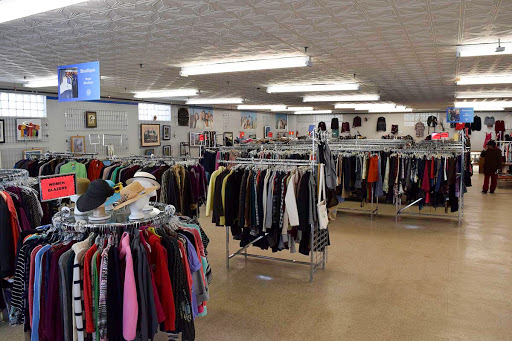 Thrift Store «St. Vincent de Paul Chicago Thrift Store», reviews and photos, 9321 S Western Ave, Chicago, IL 60643, USA