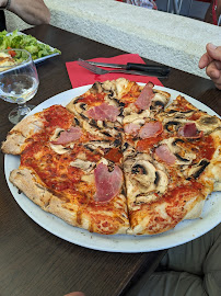 Plats et boissons du Restaurant La cabane à pizzas à Ubaye-Serre-Ponçon - n°2