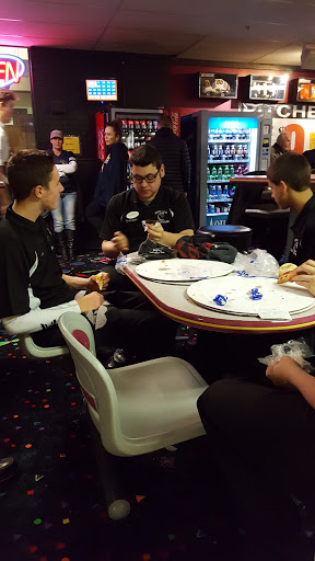 Bowling Alley «Astro Lanes», reviews and photos, 32388 John R Rd, Madison Heights, MI 48071, USA