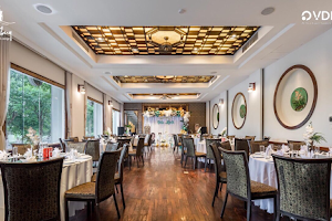 Lục Thủy Restaurant & Lounge image