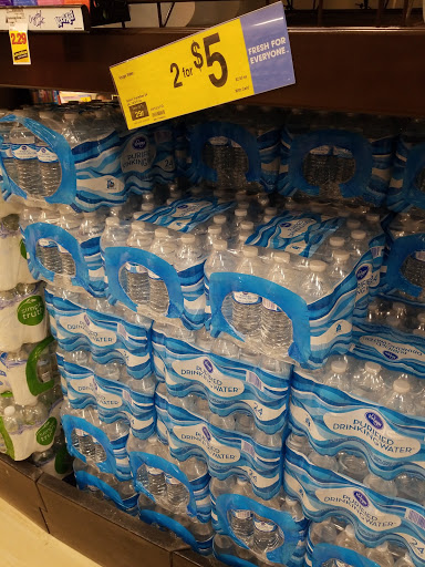 Grocery Store «Kroger», reviews and photos, 17447 Haggerty Rd, Northville, MI 48168, USA