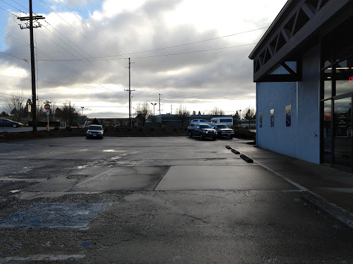 Auto Parts Store «NAPA Auto Parts - Lawrences Auto Parts Inc», reviews and photos, 5105 Commercial St SE, Salem, OR 97306, USA