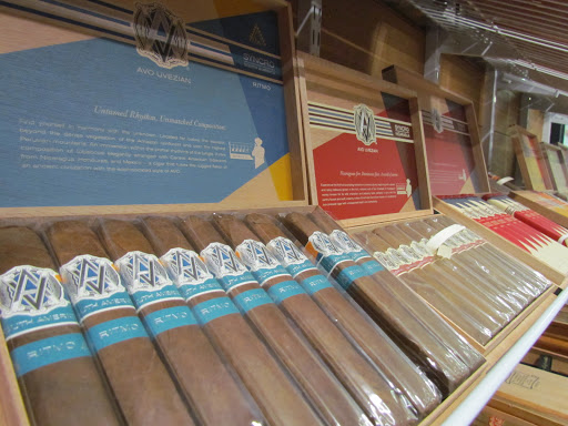 Tobacco Shop «Tobacco Town», reviews and photos, 17108 Fort St, Riverview, MI 48193, USA