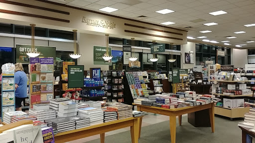 Book store Newport News