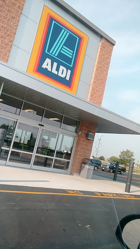 Supermarket «ALDI», reviews and photos, 199 Miller Dr, North Aurora, IL 60542, USA