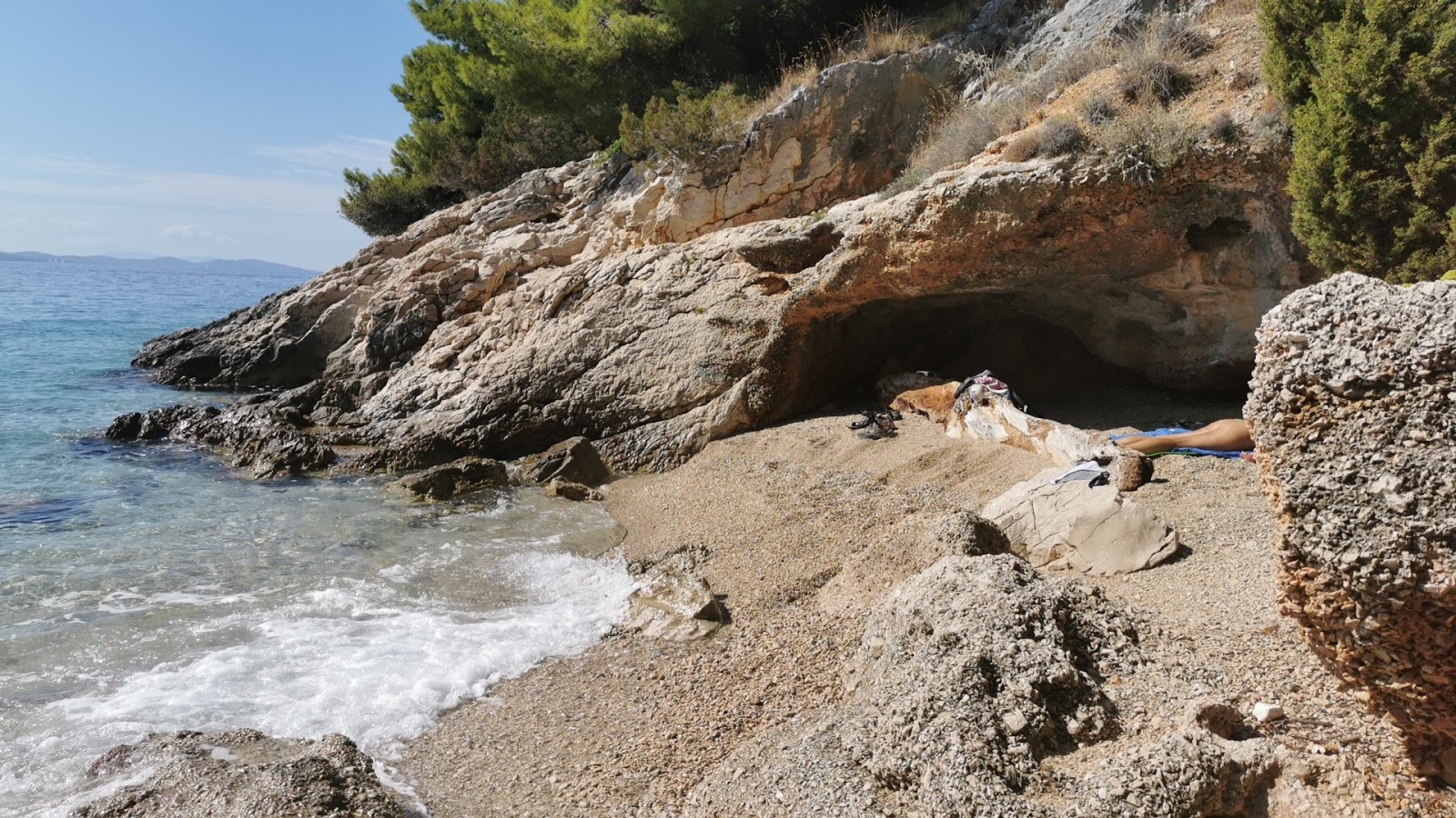 Fotografija Paradise beach of Ciccio z turkizna čista voda površino