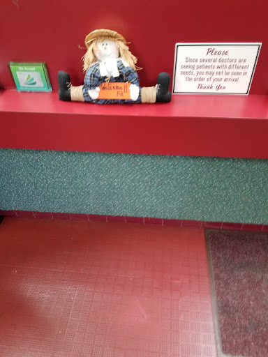 Supermarket «Giant Eagle Supermarket», reviews and photos, 5990 University Blvd #4, Coraopolis, PA 15108, USA